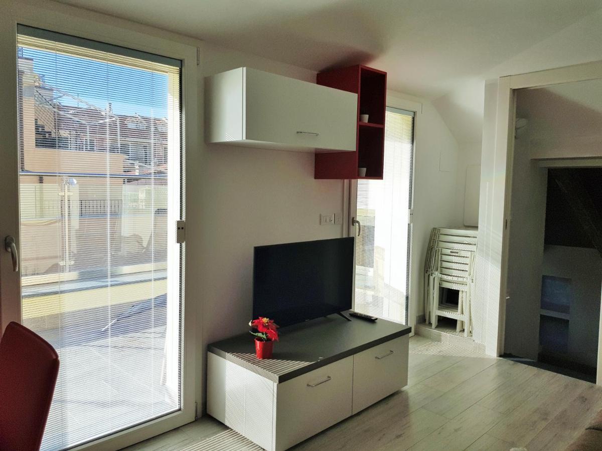 Casaviva - Casa Vacanze A Ceriale Con Terrazza Buitenkant foto